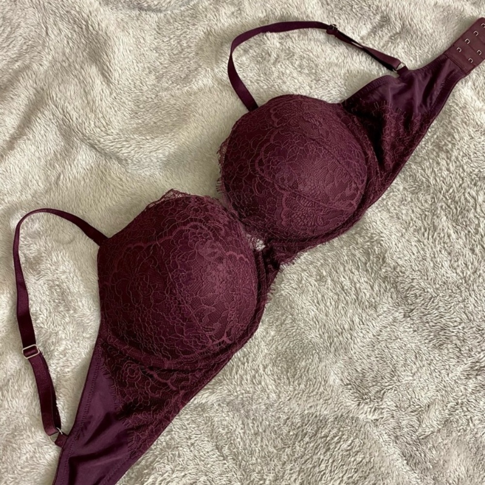 NWOT Victoria’s Secret Dream Angels purple lace passed push up bra 34DD